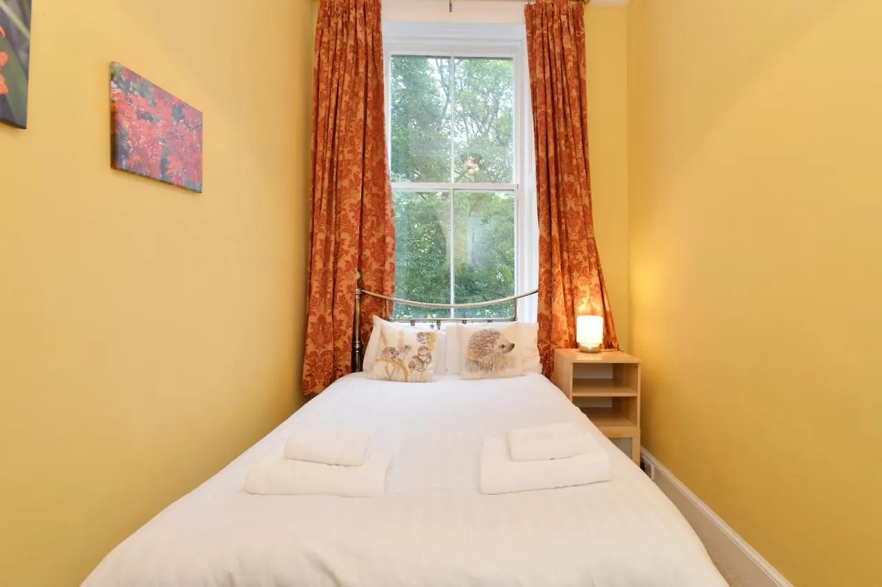 Home By The Meadows, Close To City Centre Edinburgh